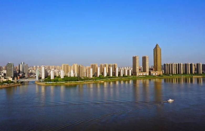 加强土壤污染风险管控，着力打好农业农村土壤污染治理攻坚战